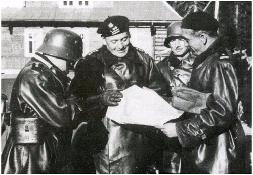 Płk Stanisław Maczek w otoczeniu swoich żołnierzy z 10. Brygady Kawalerii (fotografia wykonana jesienią 1938 r.)