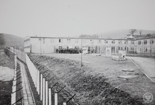 Akcja protestacyjna osób internowanych w Ośrodku Odosobnienia w Uhercach, 19 kwietnia 1982 r. (fot. z zasobu AIPN)