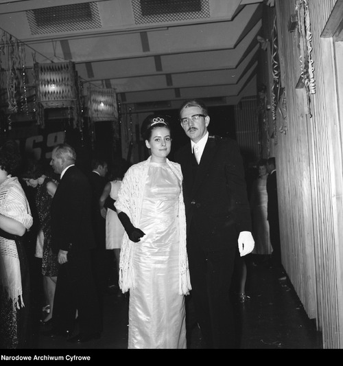 Bal sylwestrowy w Naczelnym Komitecie Zjednoczonego Stronnictwa Ludowego, 1968 r. (fot. z zasobu NAC)