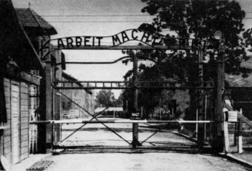 The main gate of the German death camp KL Auschwitz (photo from the Archives of the Institute of National Remembrance)