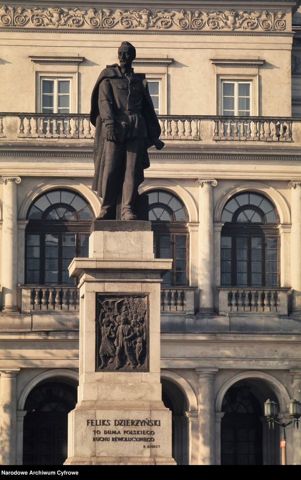 Akcja „Cokół”. Butelki z benzyną i Feliks Dzierżyński