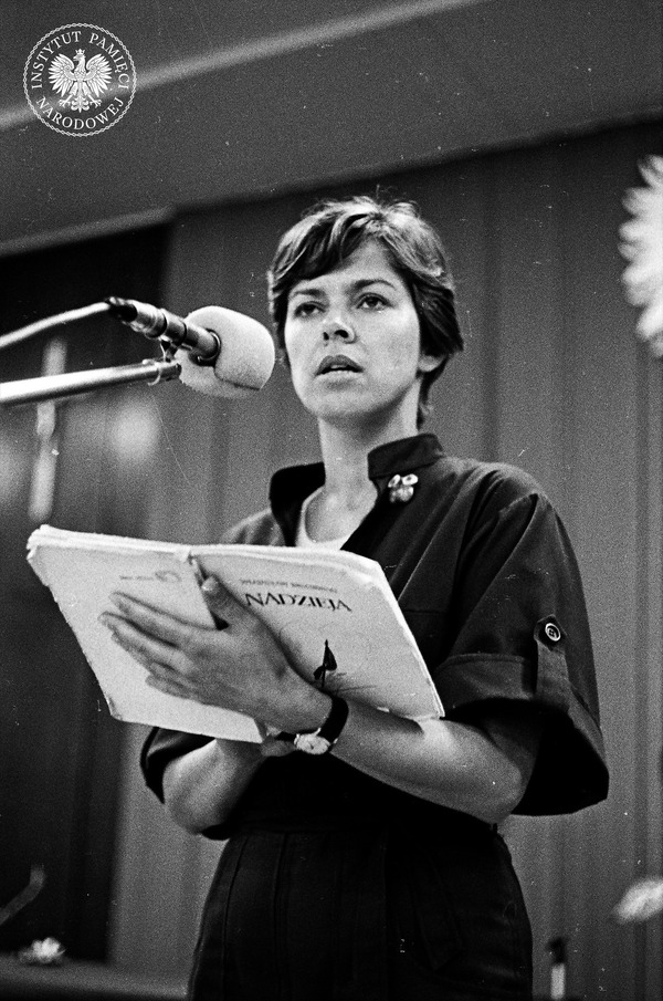 Elżbieta Goetel-Dąbkowska. Życie między Katyniem, „Solidarnością” i sceną