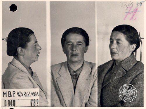 Zdjęcie sygnalityczne Heleny Żurowskiej, wykonane w MBP po aresztowaniu. Warszawa, 1948 r. (fot. z zasobu AIPN)