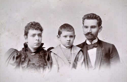 6.	Natalia i Teofil wraz z synem Marianem, około 1890 roku