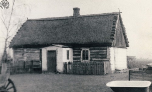 Dom Marii i Stefana Burkackich w Szyszkach, pow. pułtuski – ostatnie miejsce schronienia Mieczysława Dziemieszkiewicza i Bronisława Gniazdowskiego (fot. z zasobu IPN)