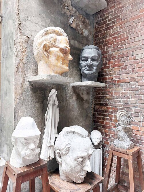 Projekty rzeźb artysty. Pracownia K. Tchorka/M.st. Warszawy (fot. Paweł Zielony, 2025 r.)