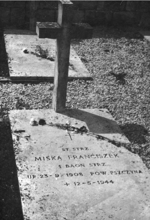 Nagrobek Franciszka Miski z Murcek na cmentarzu polskim pod Monte Cassino (fot. z zasobu NAC)