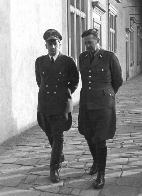 Hans Frank z Kajetanem Mühlmannem na Wawelu (fot. z zasobu NAC)