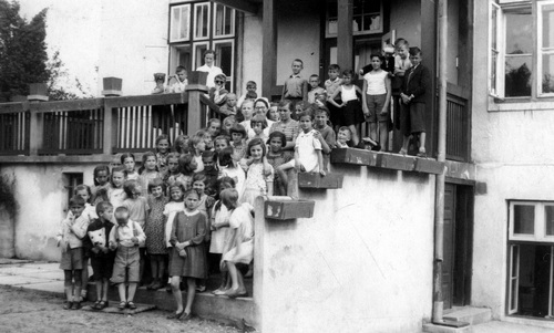 Dom wypoczynkowy w Rabce dla dzieci volksdeutschów, czerwiec 1940 r. (fot. NAC)