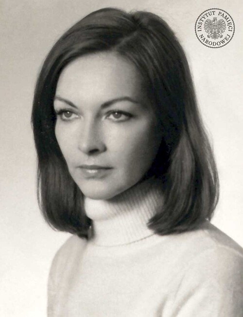 Barbara Brylska, 1981 r. Zdjęcie z akt paszportowych (fot. z zasobu AIPN)