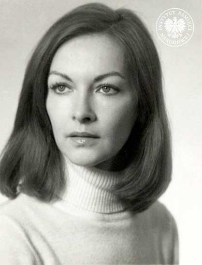 Barbara Brylska, 1982 r. Zdjęcie z akt paszportowych (fot. z zasobu AIPN)