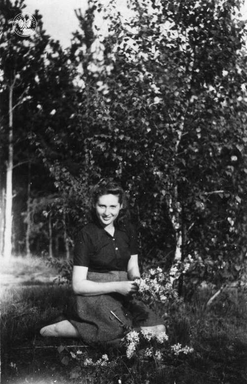 Irena Kołodziejska „Irena” – sanitariuszka batalionu „Zośka”, fotografia sprzed Powstania Warszawskiego (fot. z zasobu AIPN)