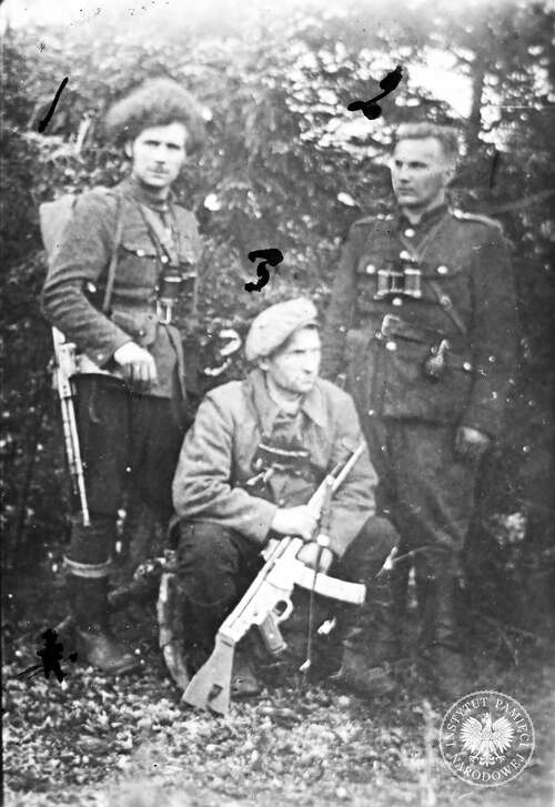 Marian Borys, Stanisław Śledzik, w środku siedzi Hieronim Rogiński
