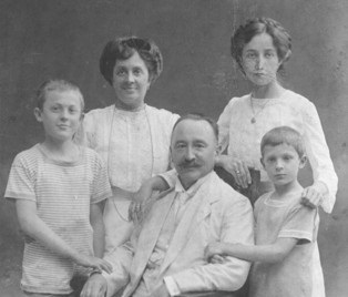 „Zasłużył się dobrze nie tylko Uniwersytetowi, ale całemu Narodowi Polskiemu”. Prof. Mieczysław Małecki (1903 –1946)