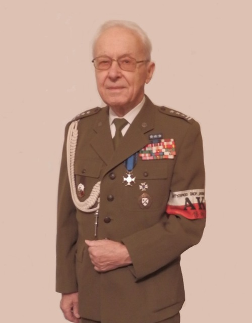 Jerzy Pertkiewicz W mundurze pułkownika, 2011 (fot. Wikimedia Commons/Zygmunt Pertkiewicz (son of Jerzy) - own work of Z.P./CC BY-SA 2.5)