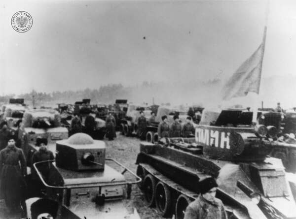 Władze sowieckie wobec zbrodni popełnionych przez Armię Czerwoną w czasie agresji na Polskę w 1939 r.
