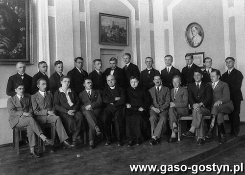 Gimnazjum w Gostyniu-pamiątka z matury 1929 r. (fot. Maciej Gaszek,  Mariusz Sobecki – gaso-gostyn.pl)