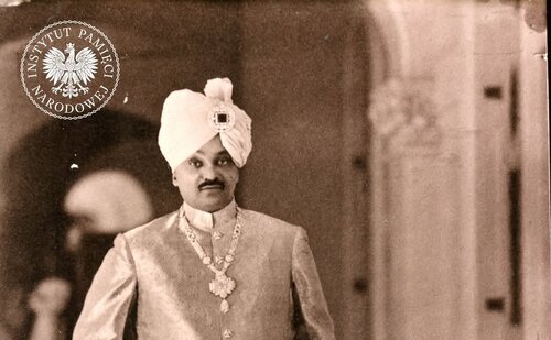 Maharadża Jam Saheb Digvijay Sinhji, władca księstwa Nawanagaru, b.d. Zdjęcie pochodzi z kolekcji przekazanej do zasobu Archiwum IPN przez p. Wiesława Stypułę (fot. z zasobu IPN)