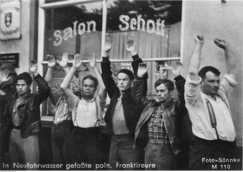 Polscy mieszkańcy Gdańska zatrzymani przez Niemców we wrześniu 1939 r. (fot. ze zbiorów NAC)