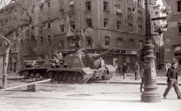 „Mała rewolucja październikowa” ’56 na Węgrzech a Polacy