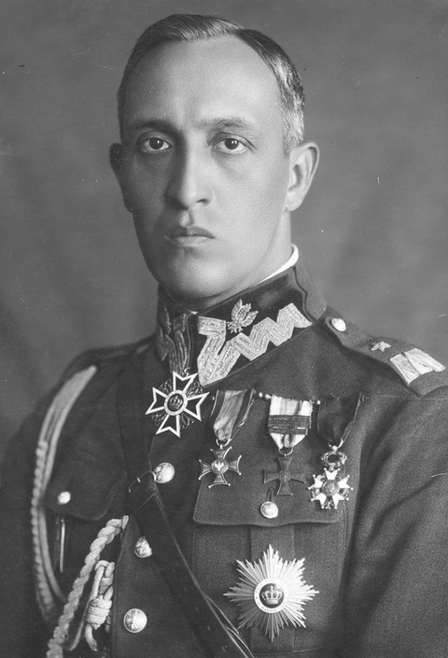 Generał Gustaw Orlicz-Dreszer na fotografii portretowej, 1930 r. (NAC)