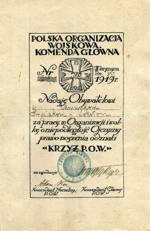 Dokument potwierdzający nadanie odznaki „Krzyż POW” Edmundowi Krysiakowi ps. „Sokół” (1894-1945), Warszawa 6 VIII 1919 r. Fot. AIPN