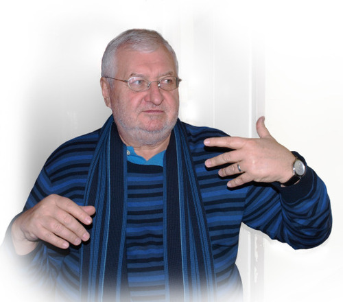 Janusz Zaorski – reżyser filmowy, od 1987 roku kierownik zespołu filmowego „Dom”, były przewodniczący Komitetu ds. Radia i Telewizji (1991–1993) i Krajowej Rady Radiofonii i Telewizji (1994–1995); laureat wielu nagród filmowych, m.in. Srebrnego Niedźwiedzia na festiwalu w Berlinie i Grand Prix w Gdyni za „Matkę Królów”, Grand Prix w Locarno za „Jezioro Bodeńskie”; w 2011 roku odznaczony Złotym Medalem Zasłużony Kulturze Gloria Artis.