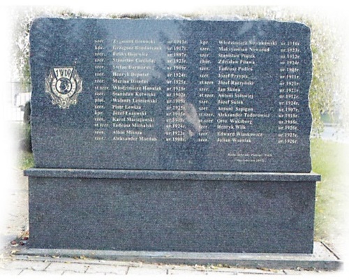 Tablica z nazwiskami 32 żołnierzy 1. Dywizji Piechoty, którzy zginęli w Podgajach