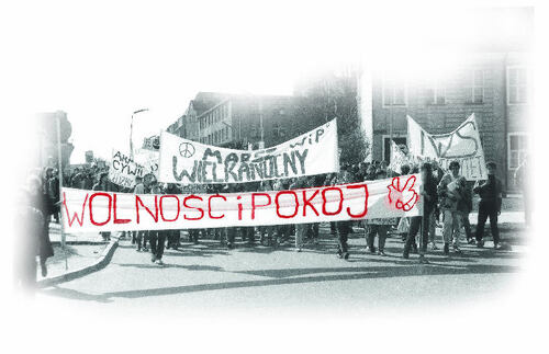 „Marsz wielkanocny", pierwsza legalna manifestacja opozycyjna w Szczecinie, 27 marca 1989 roku  (fot. ze zbiorów M. Adamkiewicza)