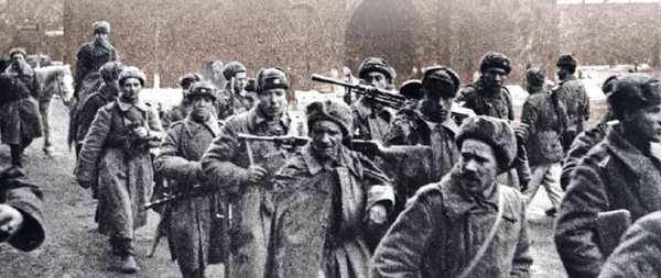 Od zbrodni do mitologii